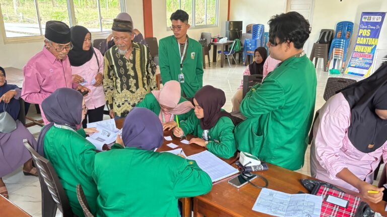 Tingkatkan Kualitas Kesehatan, Mahasiswa KKN UNAND Gelar Cek Kesehatan Gratis Bersama Puskesmas Pembantu Lubuk Gadang Timur